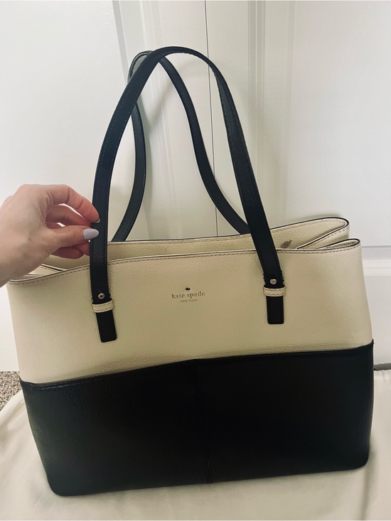 kate spade Handbags - Kate Spade Black & Cream Leather Colorblock Tote